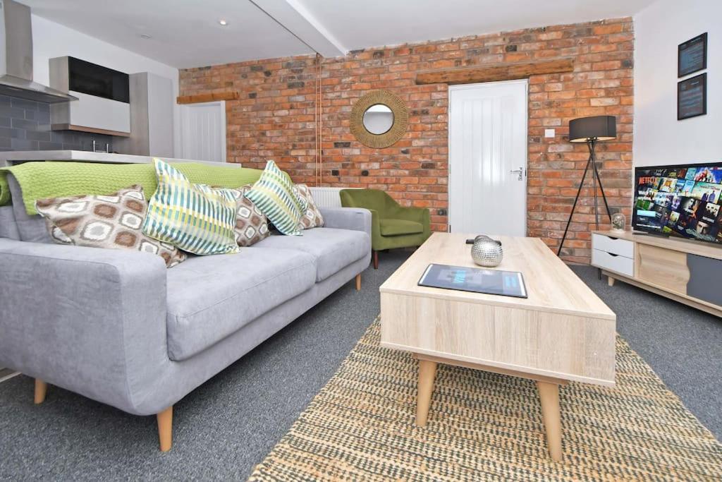 Lyndale House - By Sigma Stays ครูว์ ภายนอก รูปภาพ