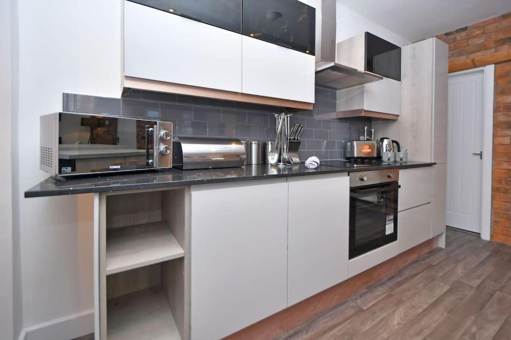 Lyndale House - By Sigma Stays ครูว์ ภายนอก รูปภาพ